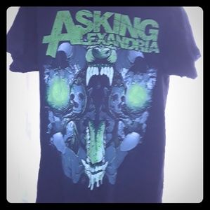 Asking alexandria band tee.